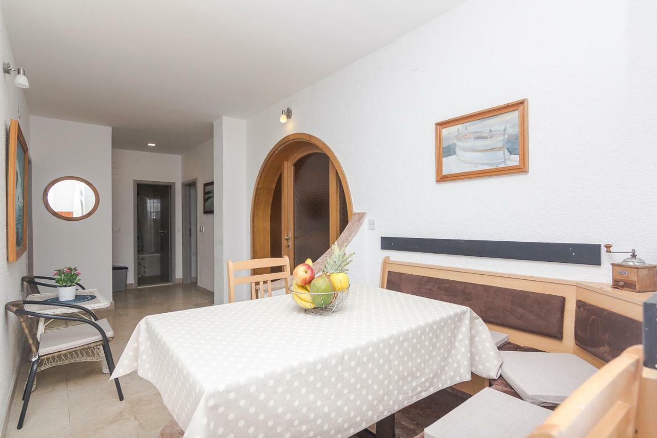 Apartments A&B Makarska Esterno foto