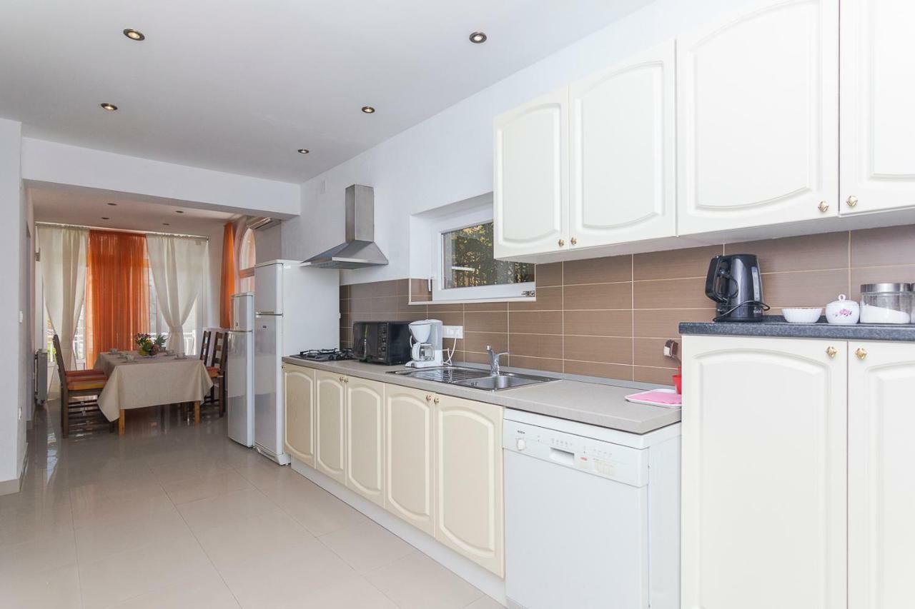 Apartments A&B Makarska Esterno foto