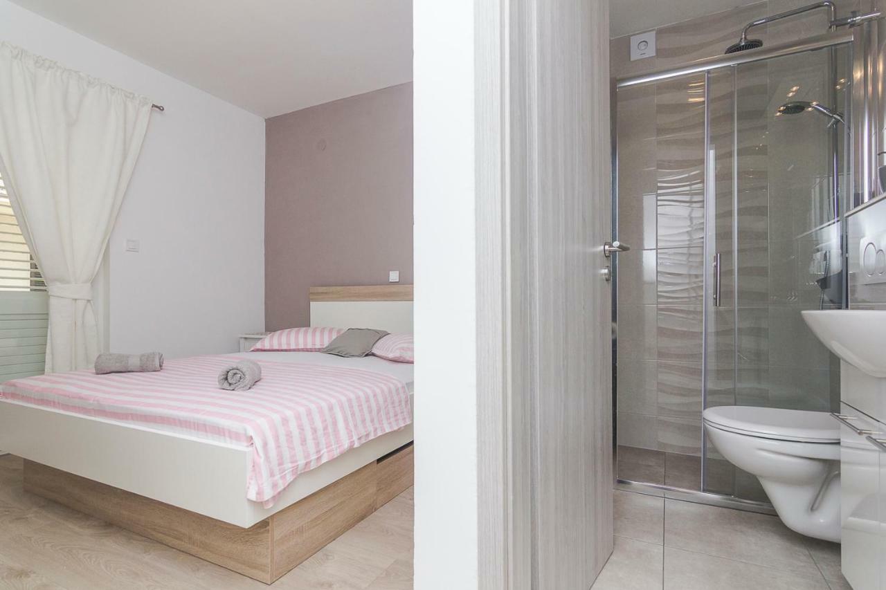 Apartments A&B Makarska Esterno foto