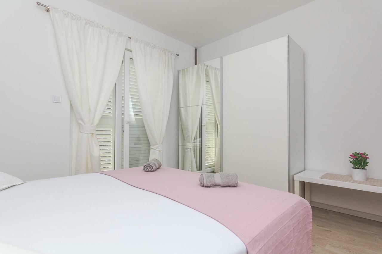 Apartments A&B Makarska Esterno foto